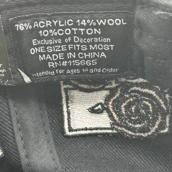 Bioworld Merch Attack on Titan shield Logo SnapBack Baseball Cap Hat Funmation - Picture 7 of 7
